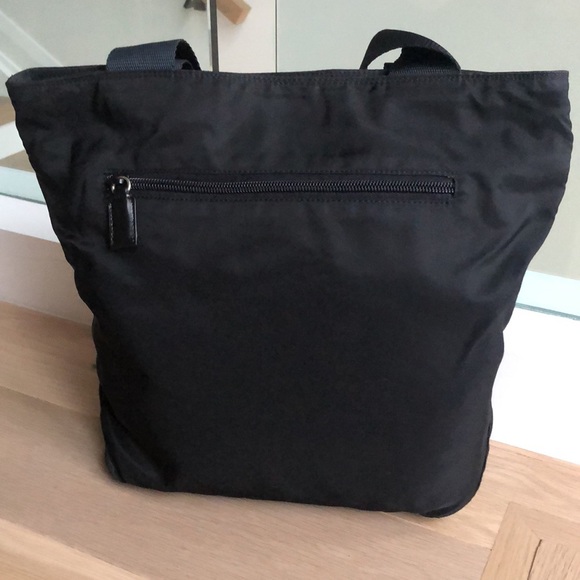 SOLD Authentic nylon Prada shoulder bag - Picture 2 of 10
